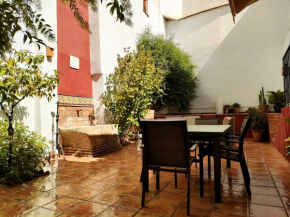Spacious Apartment in Granada with Fenced Garden - 160 m²